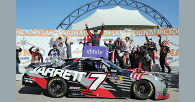 <strong>Justin Allgaier holds off Aric Almirola for first win at Las Vegas</strong>